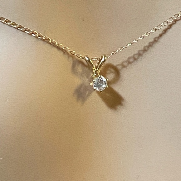 L-3: Lovely 6 prong Diamond solitaire pendant on solid 14k YG Chain.  .10 ct - Picture 11 of 11